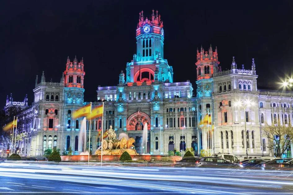Encendido de luces en la Plaza Cibeles de Madrid