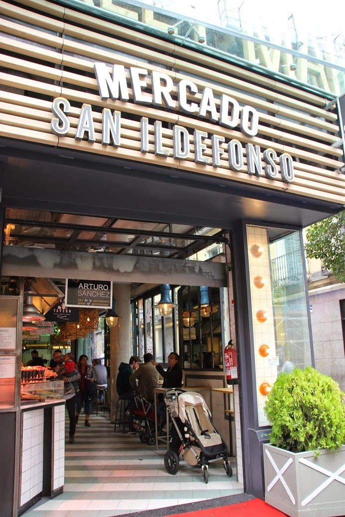 Bar de tapas en el Mercado de San Ildefonso