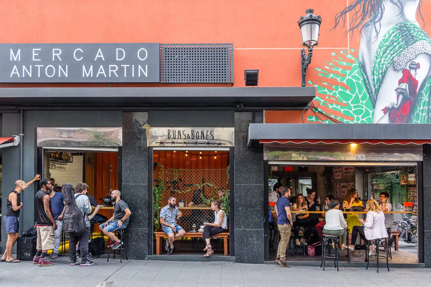 Entrada del Mercado de Antón Martín