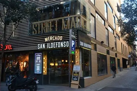 Entrada del Mercado de San Ildefonso