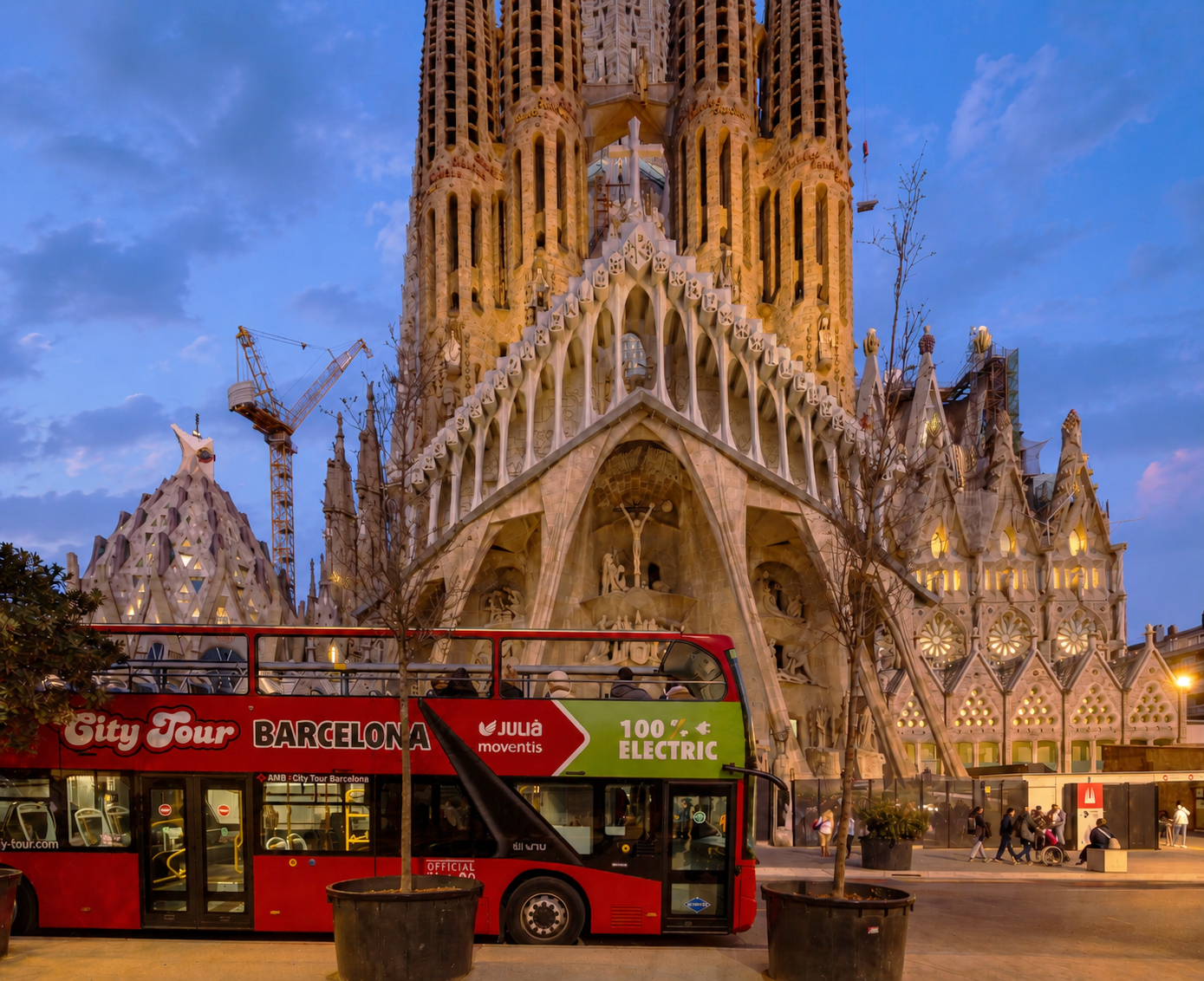 Sagrada Familia at night