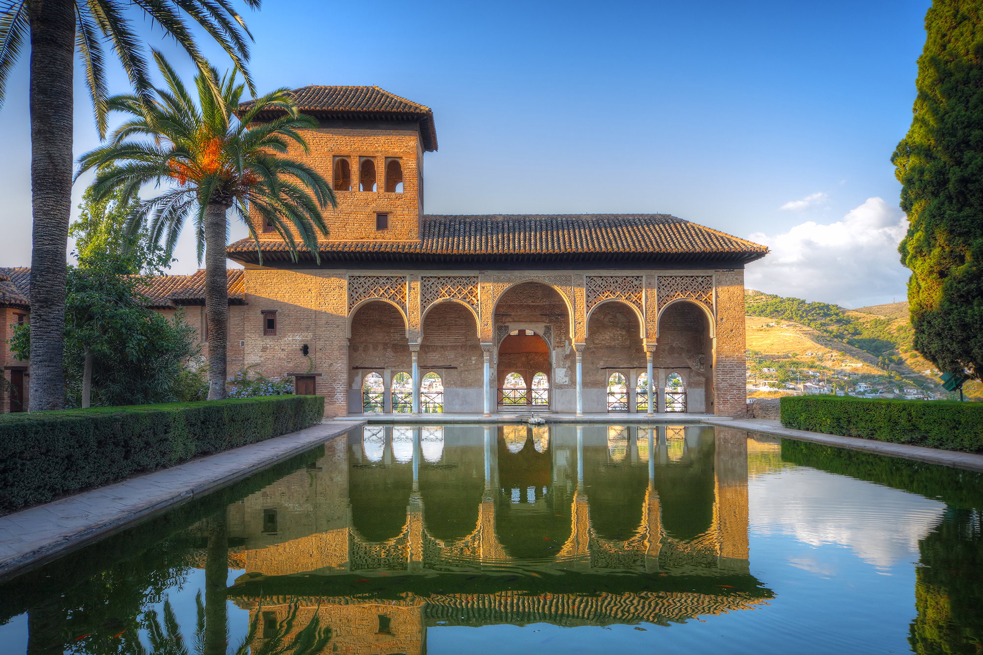 Alhambra%20shutterstock_58034917.jpg