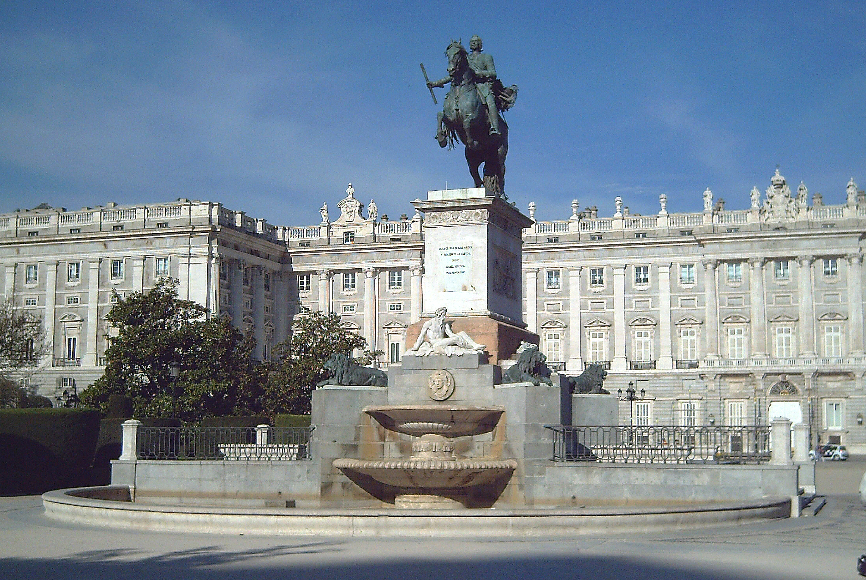 Monumento_a_Felipe_IV_(Madrid)_01.jpg