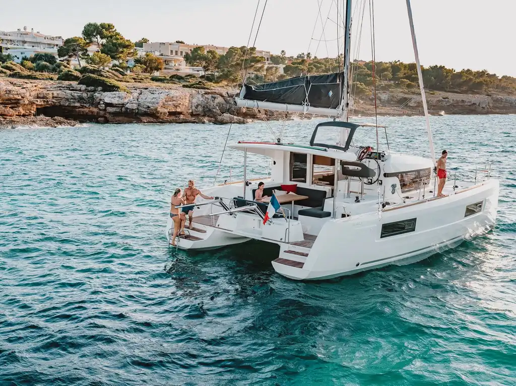 Lagoon 40, Bou - Sail catamaran