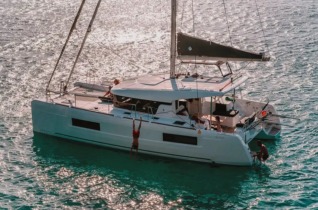 Lagoon 40, Bou - Sail catamaran