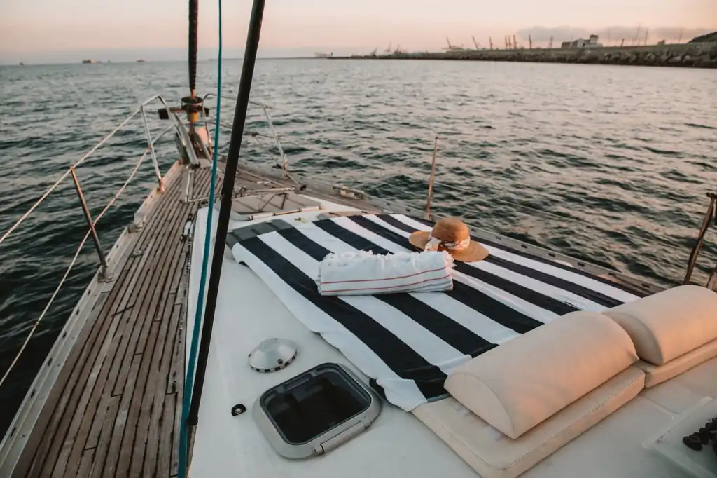 Jeanneau Sun Odyssey 45, BAREFOOT - Sail yacht