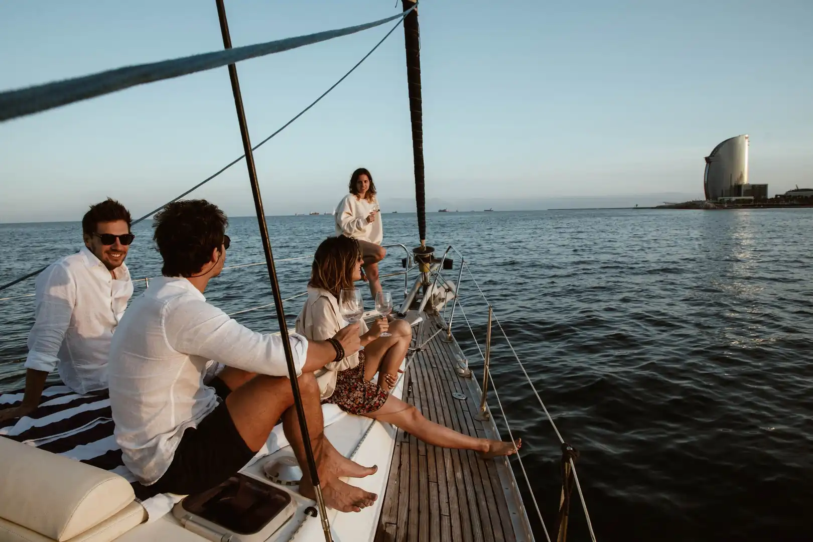 Visita guiada a la Lonja de Pescadores en barco