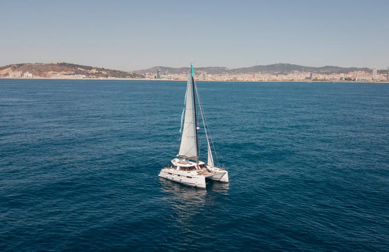 Taller de Vermut con paseo en Barco en Barcelona